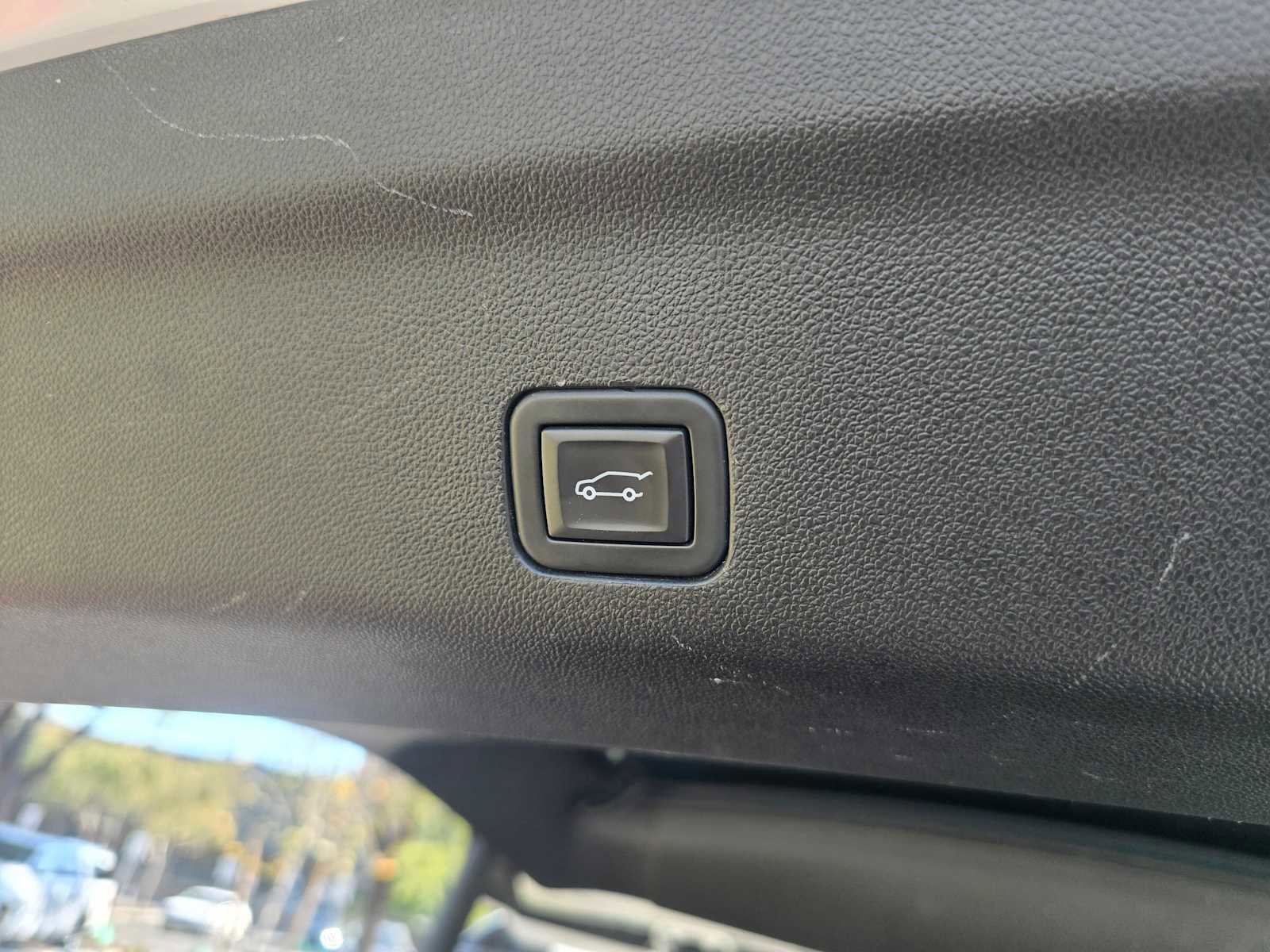 Used 2024 Chevrolet Tahoe LT image 18