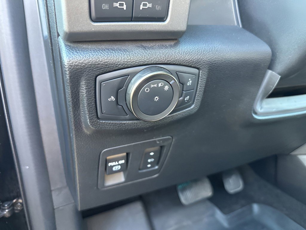 Certified 2020 Ford F150 Raptor w/ Equipment Group 802A Luxury image 19