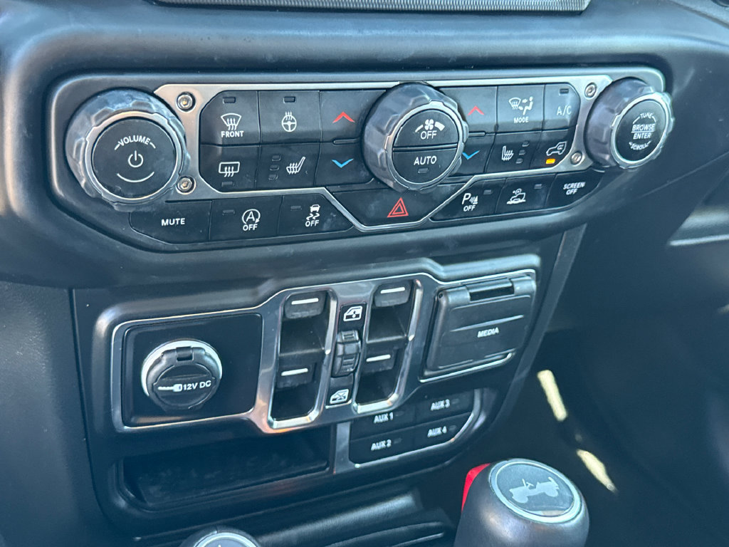 Used 2022 Jeep Wrangler Unlimited Sahara AWD/4WD image 30
