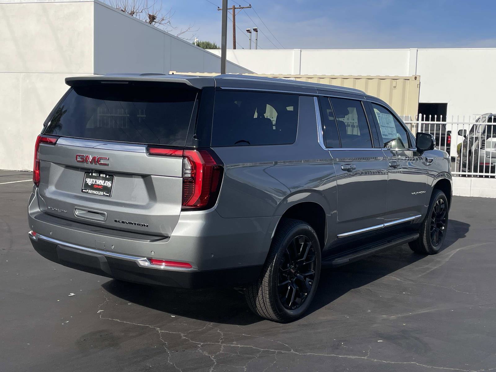 New 2026 GMC Yukon XL Elevation image 5