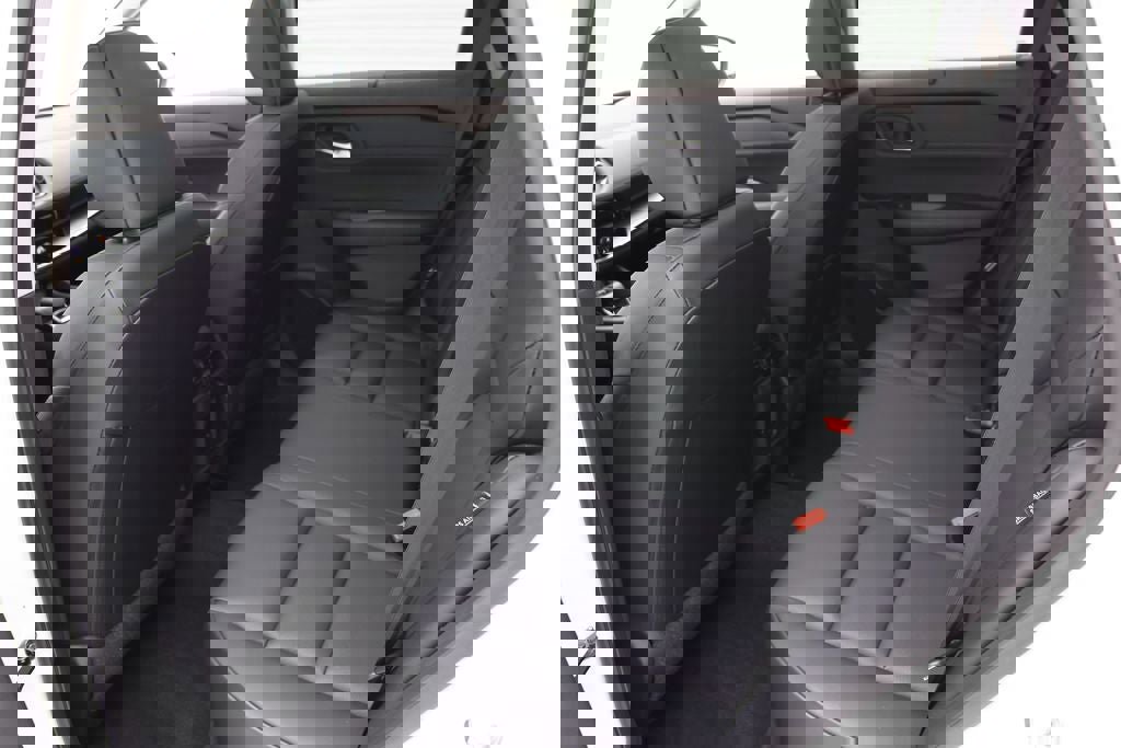 Used 2023 Nissan Rogue SV w/ SV Premium Package image 11