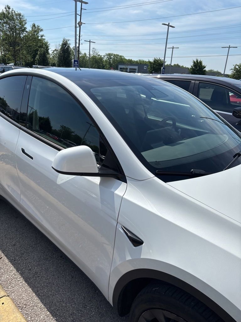 Used 2022 Tesla Model Y Long Range AWD/4WD image 4