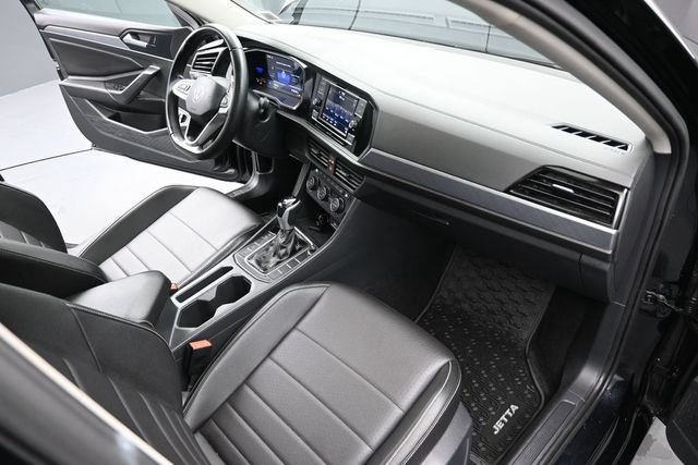Used 2023 Volkswagen Jetta SE FWD image 24
