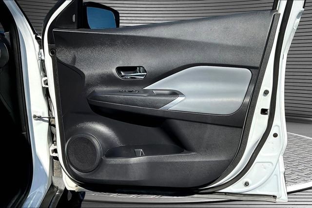 Used 2024 Nissan Kicks SR w/ SR Premium Package FWD image 26