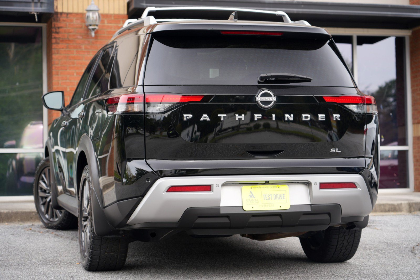 Used 2022 Nissan Pathfinder SL w/ SL Premium Package FWD image 5