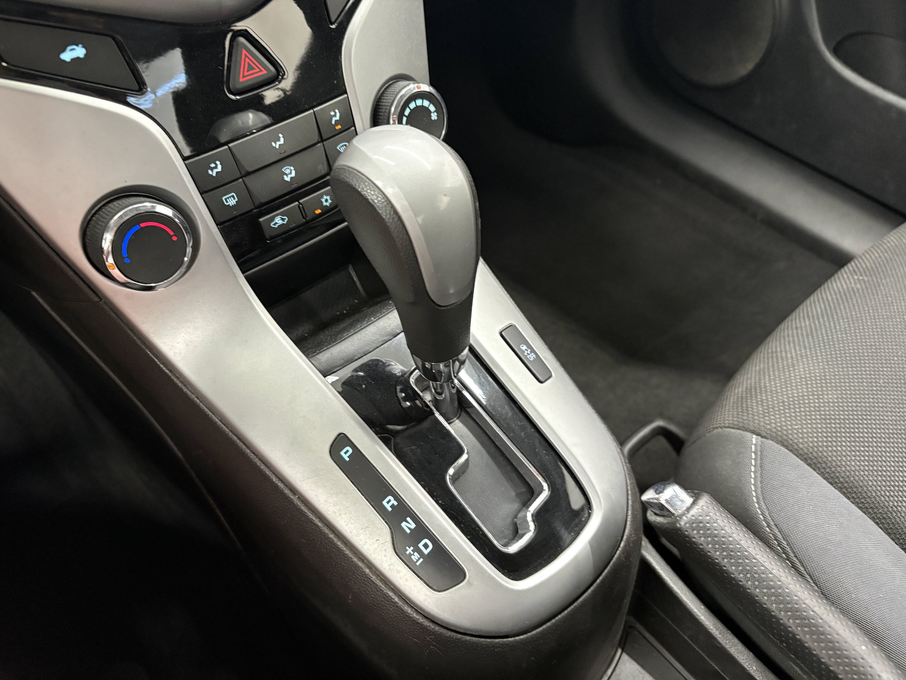 Used 2016 Chevrolet Cruze LT FWD image 18