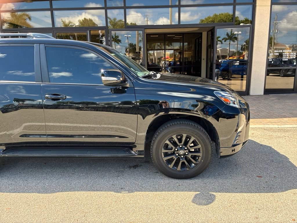 Used 2022 Lexus GX 460 w/ Black Line Special Edition AWD/4WD image 4