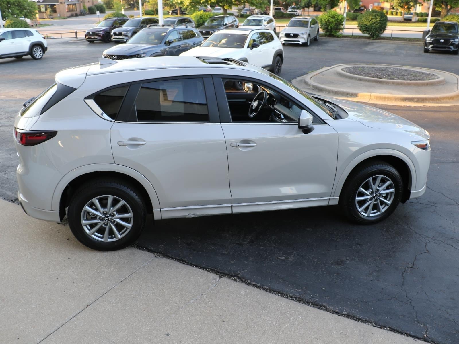 Certified 2025 MAZDA CX-5 AWD 2.5 S w/ Preferred Package image 5