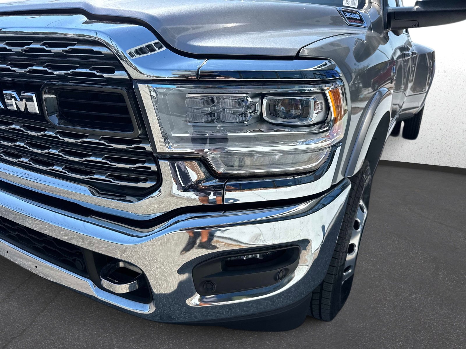 Used 2022 RAM 3500 Limited image 9