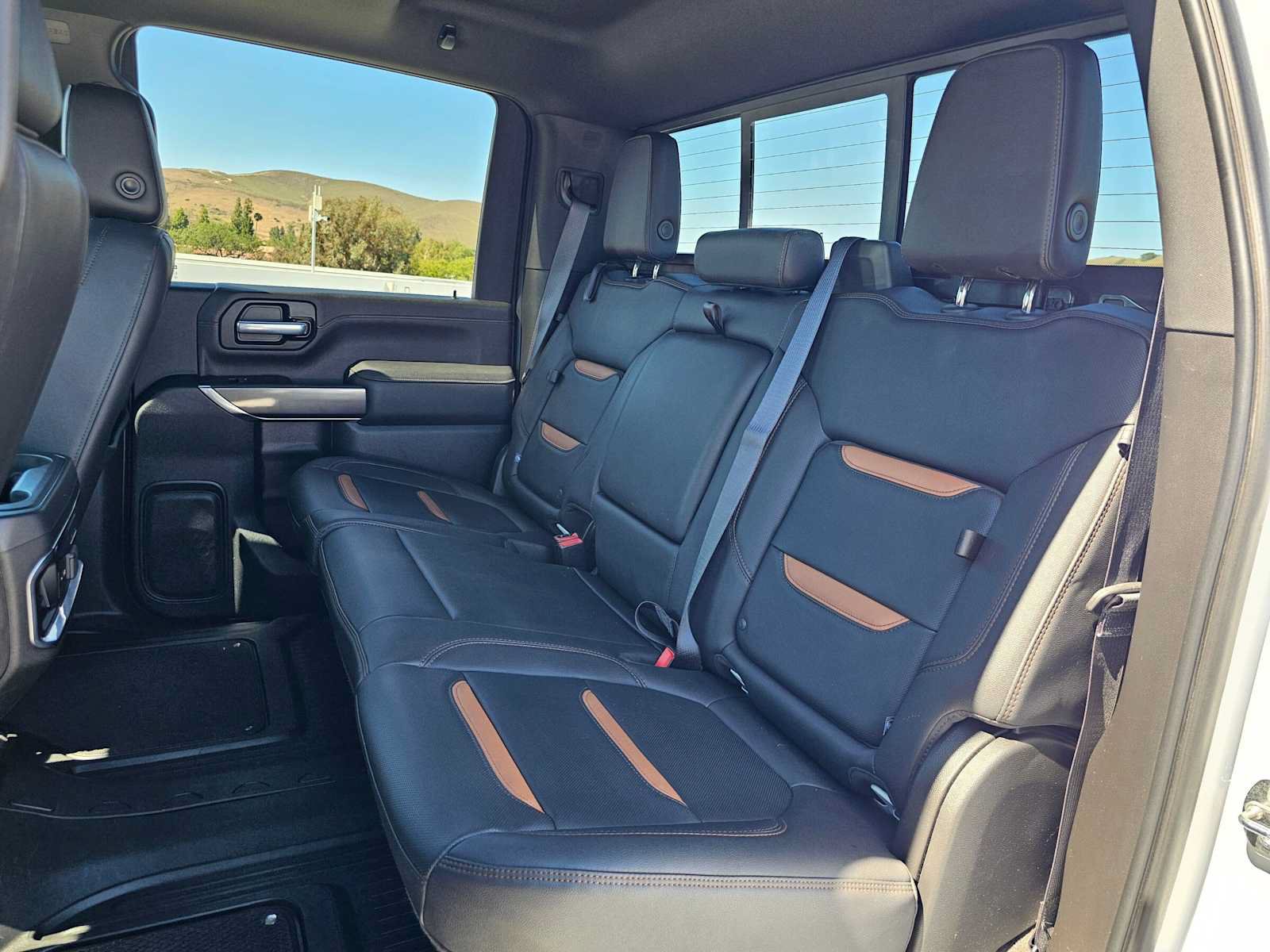 Used 2021 GMC Sierra 2500 AT4 w/ AT4 Preferred Package AWD/4WD image 18