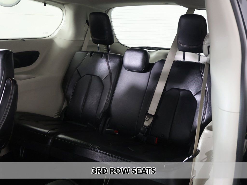 Used 2020 Chrysler Pacifica Touring-L Plus image 9