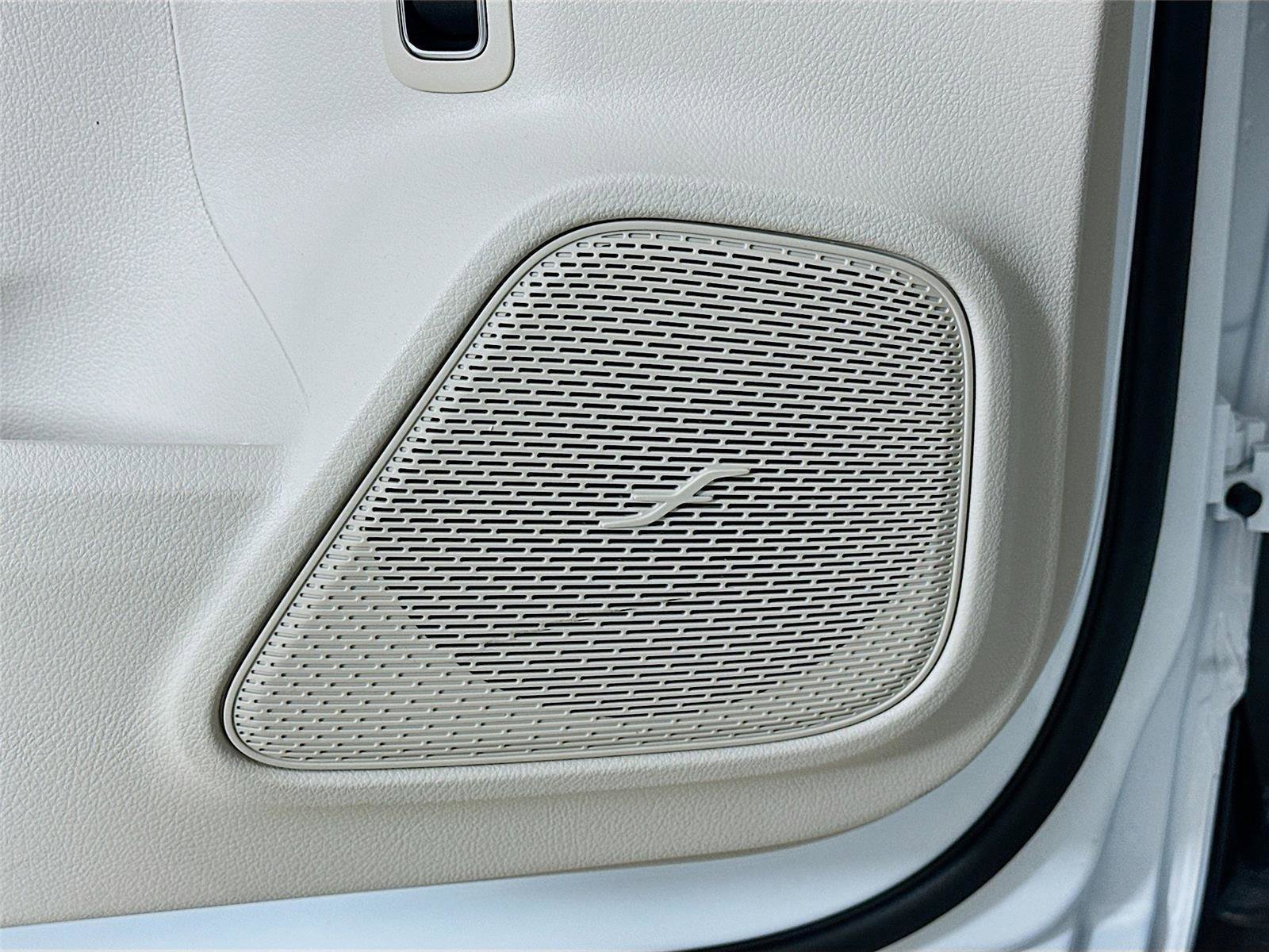 Used 2026 Mercedes-Benz GLB 250 4MATIC image 23