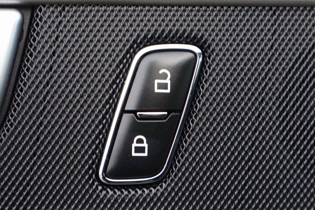 Used 2023 Ford Explorer XLT w/ Class IV Trailer Tow Package image 14