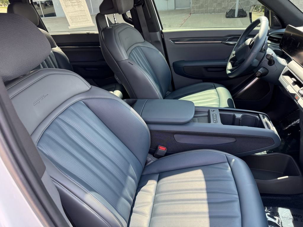 Used 2024 Kia EV9 GT-Line AWD/4WD image 35