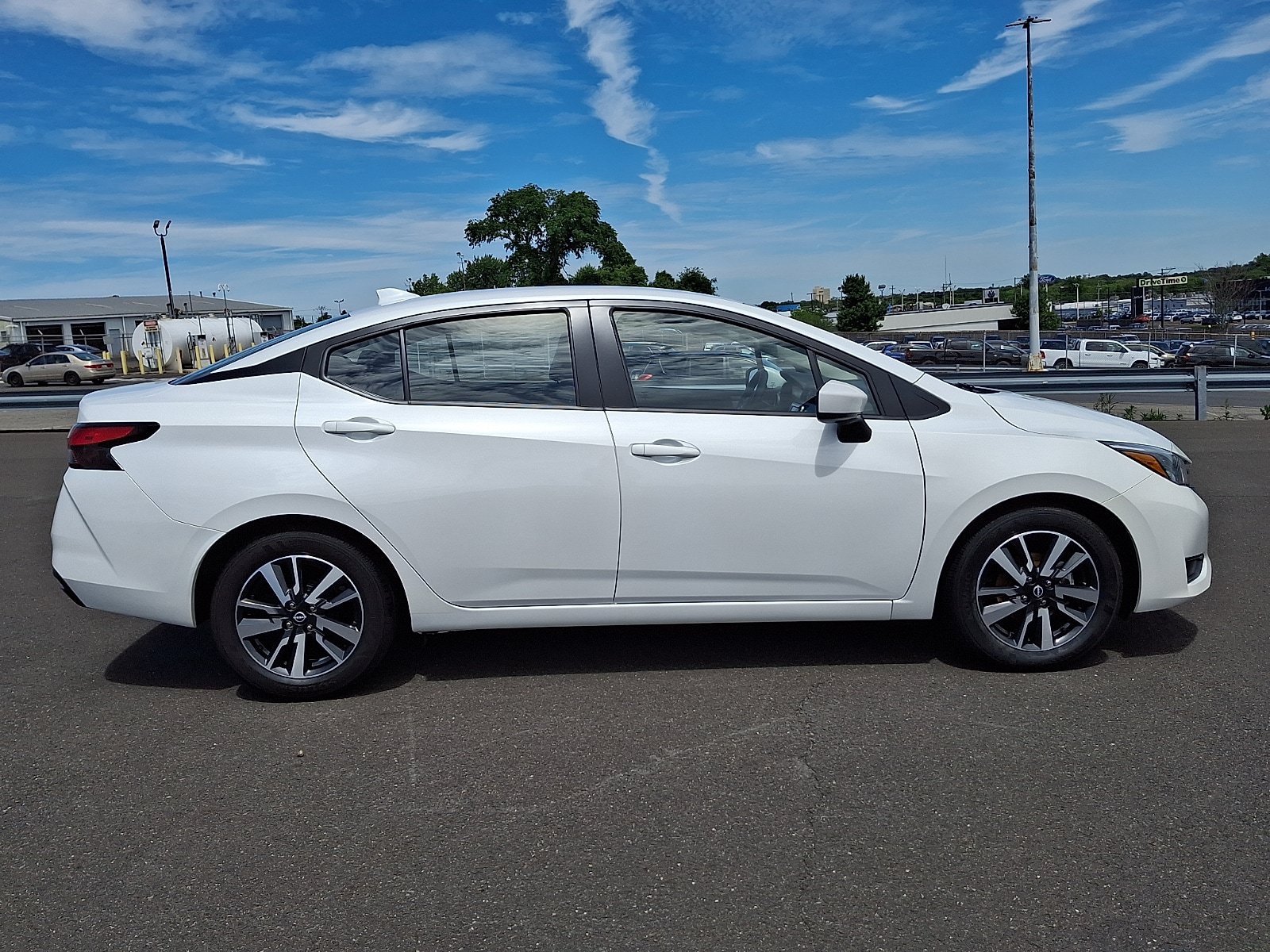 Used 2025 Nissan Versa SV FWD image 7