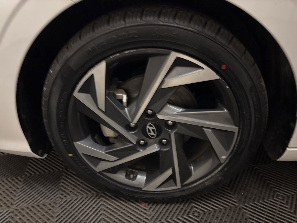 Used 2024 Hyundai Elantra SEL w/ Convenience Package image 26