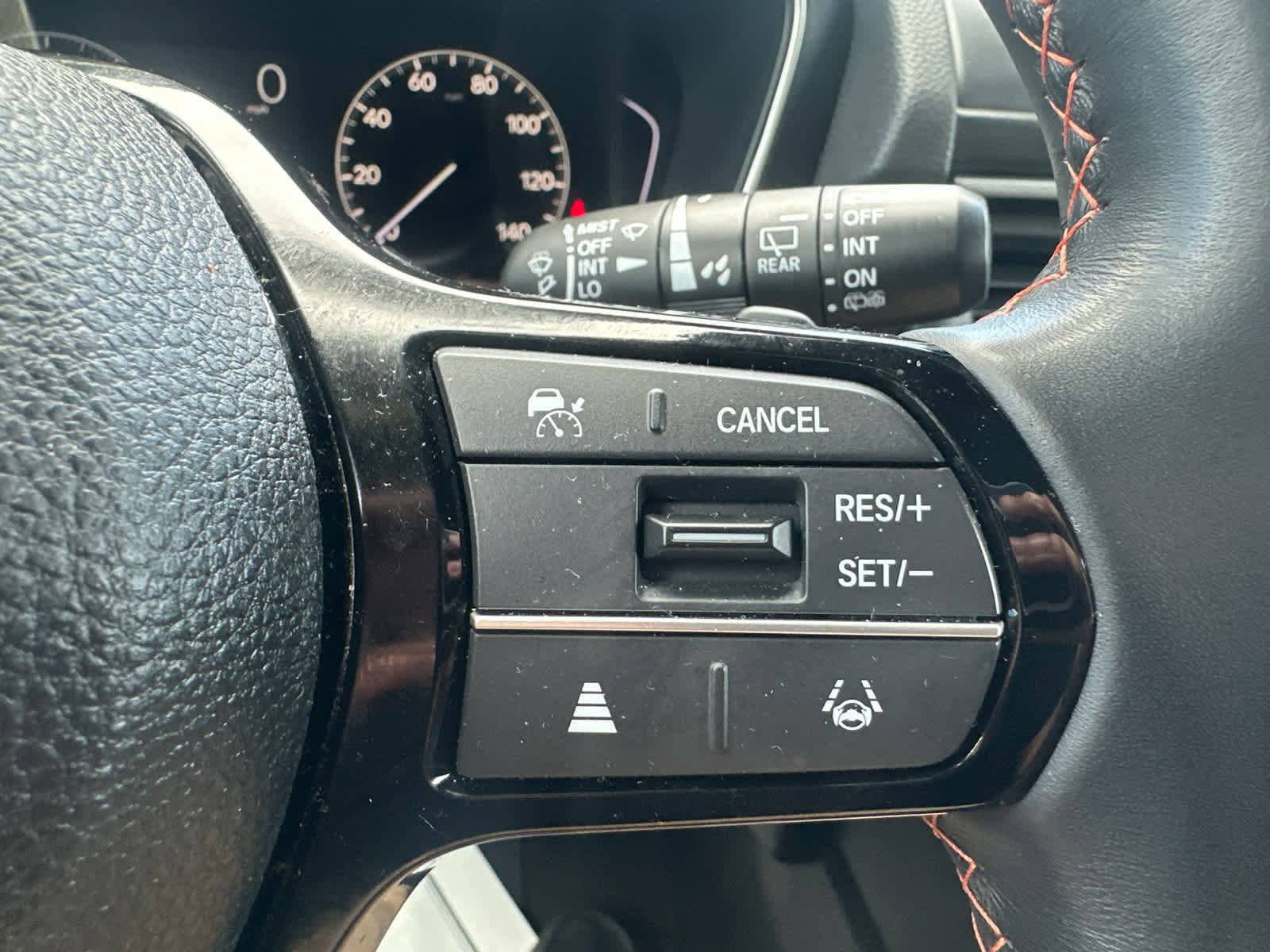Used 2025 Honda Pilot Sport image 28