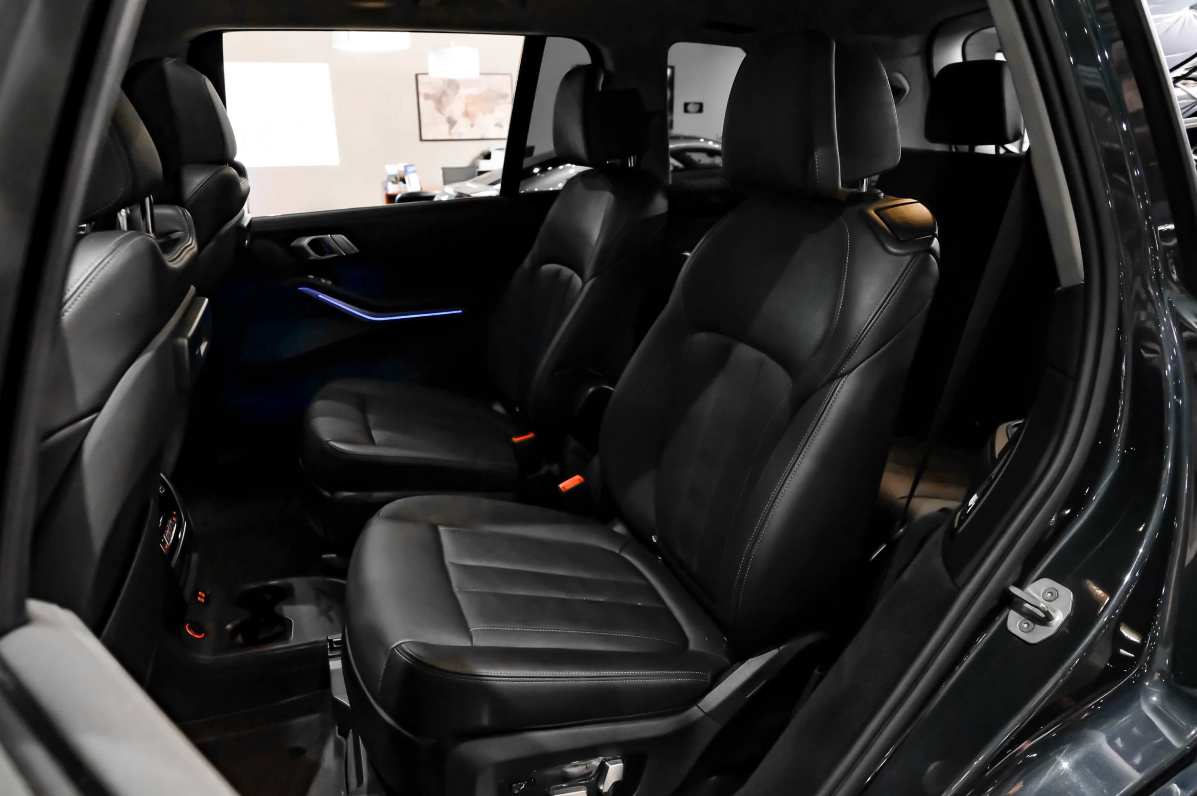 Used 2020 BMW X7 xDrive40i w/ Premium Package AWD/4WD image 49