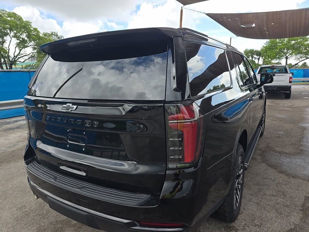 Used 2025 Chevrolet Suburban Z71 AWD/4WD image 13