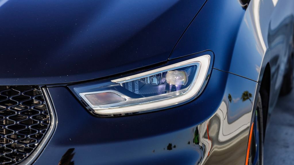 New 2026 Chrysler Pacifica Limited w/ S Appearance Package image 5