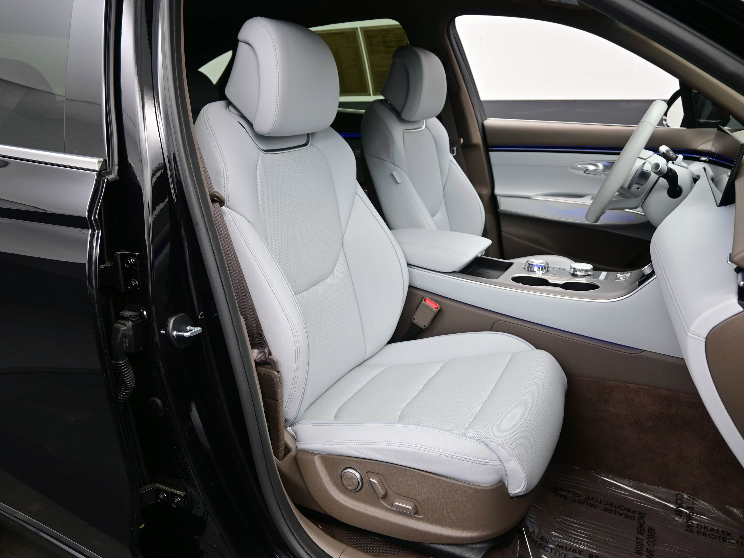 Certified 2026 Genesis GV70 2.5T Advanced image 14