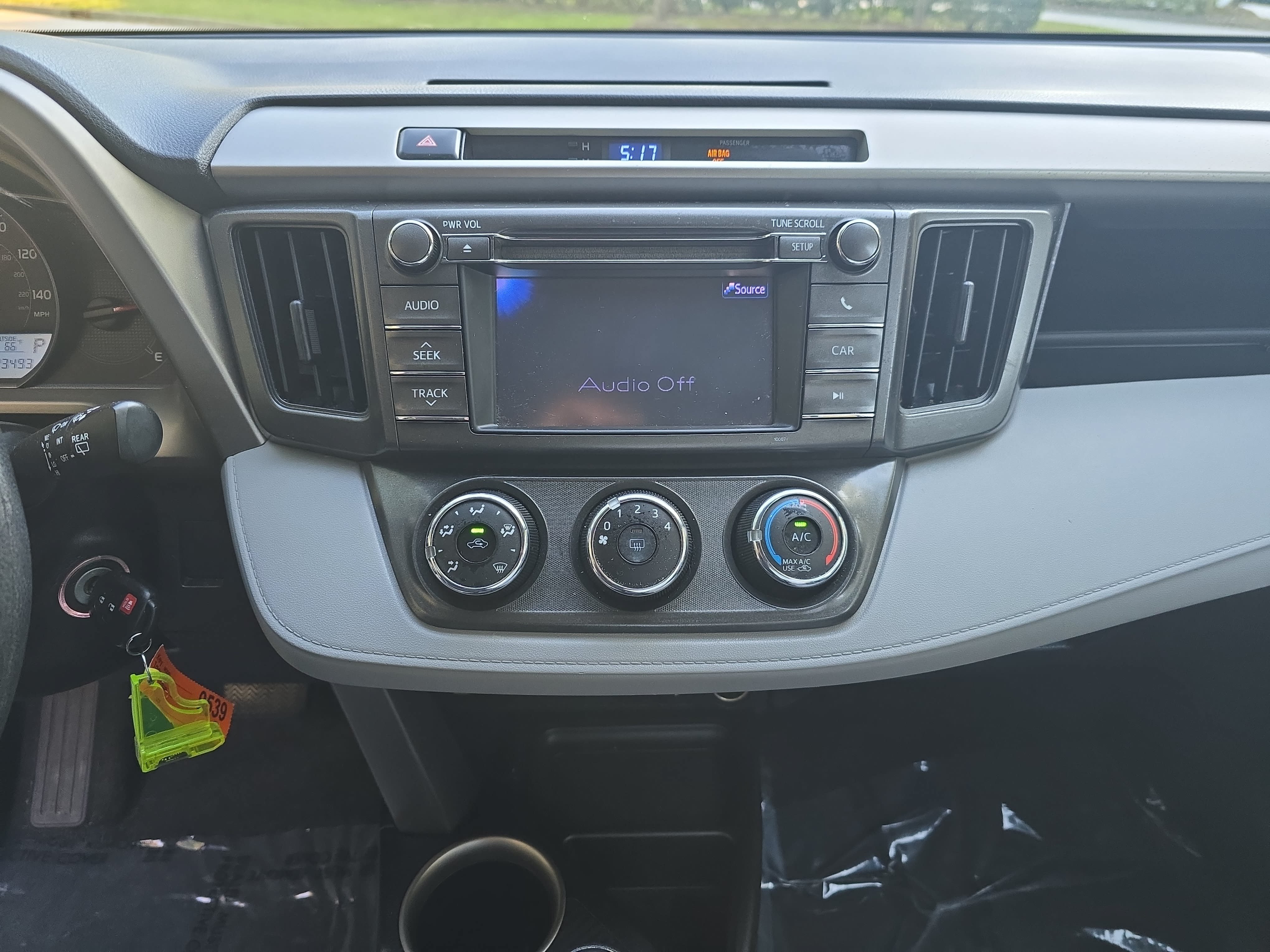 Used 2013 Toyota RAV4 LE FWD image 19