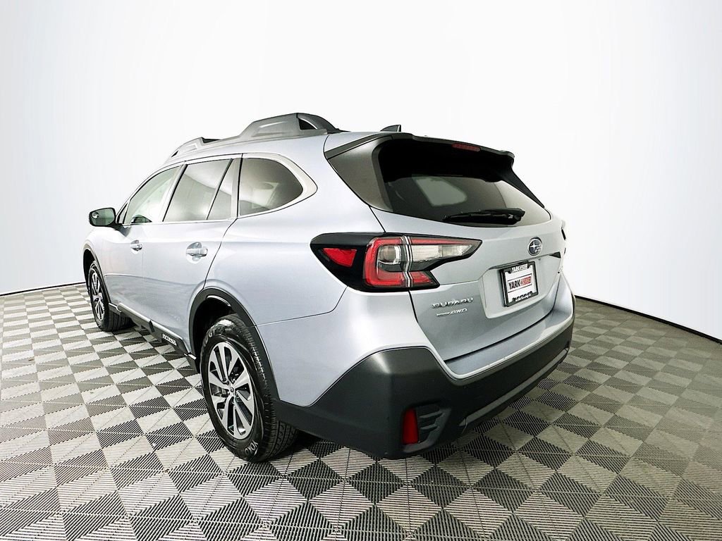 Used 2022 Subaru Outback Premium image 7