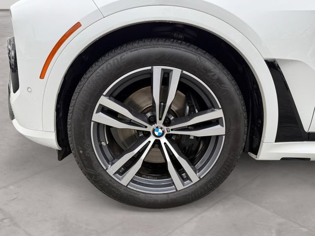 Used 2024 BMW X7 xDrive40i w/ M Sport Package AWD/4WD image 14