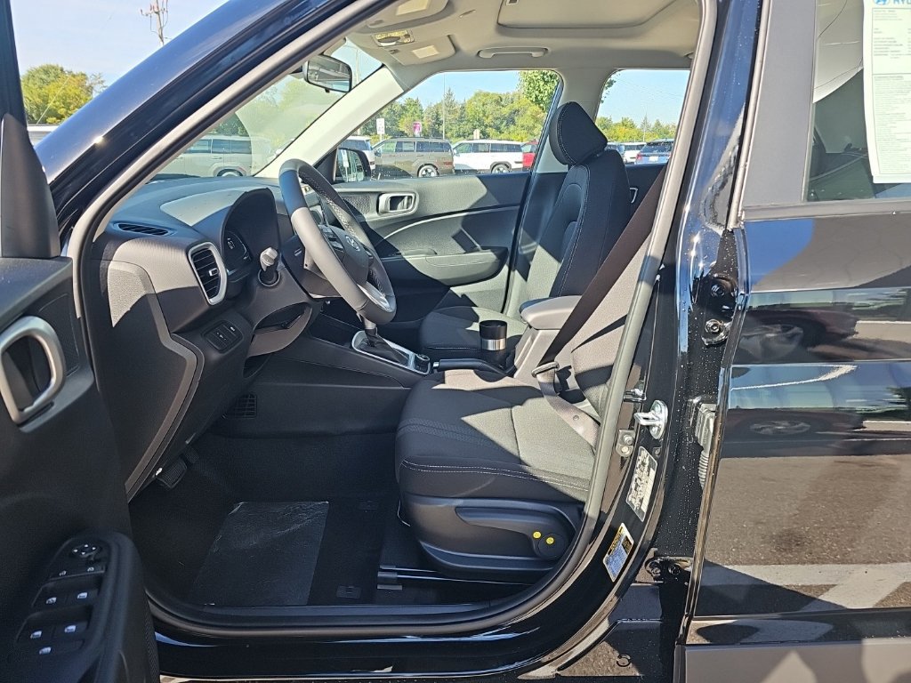 New 2026 Hyundai Venue SEL FWD image 9