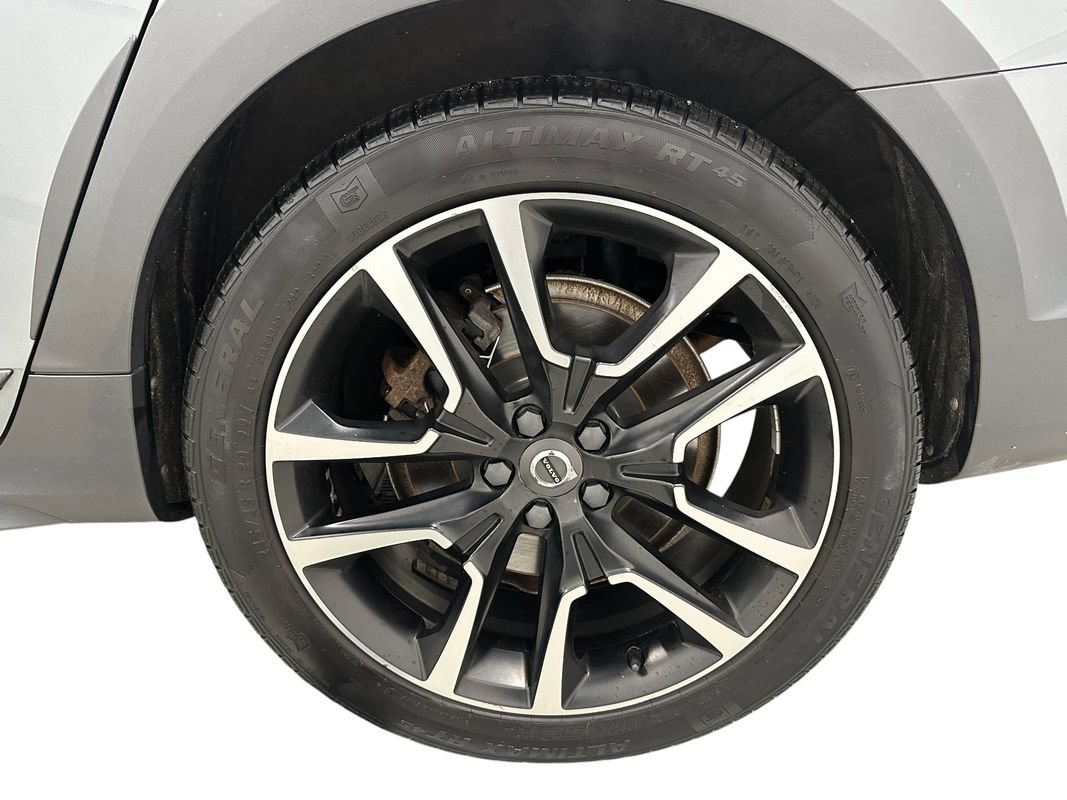 Used 2018 Volvo V90 T6 Cross Country w/ Convenience Package AWD/4WD image 9