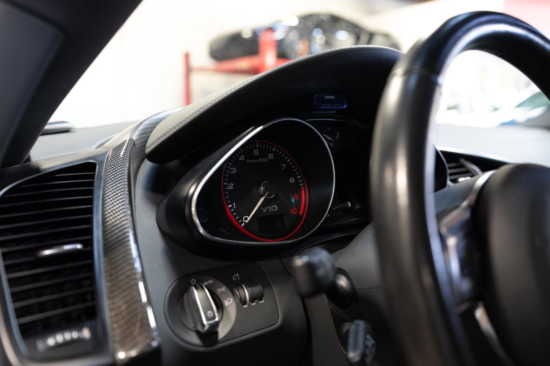 Used 2011 Audi R8 V10 image 76