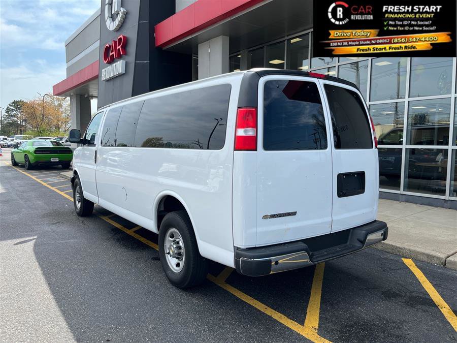 Used 2024 Chevrolet Express 3500 LT w/ LT Preferred Equipment Group RWD image 6