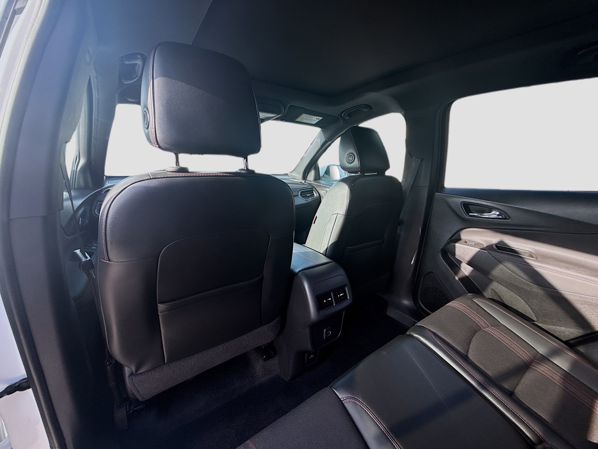 Used 2022 Chevrolet Equinox RS w/ Infotainment Package image 24