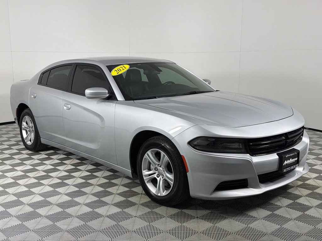 Used 2021 Dodge Charger SXT w/ Leather Interior Group image 3