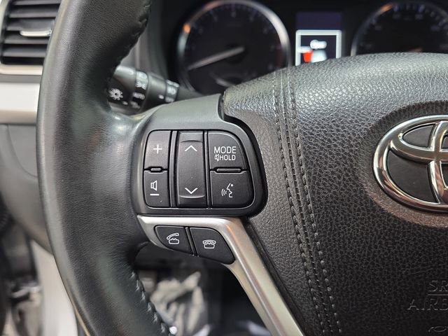 Used 2015 Toyota Highlander Limited image 17