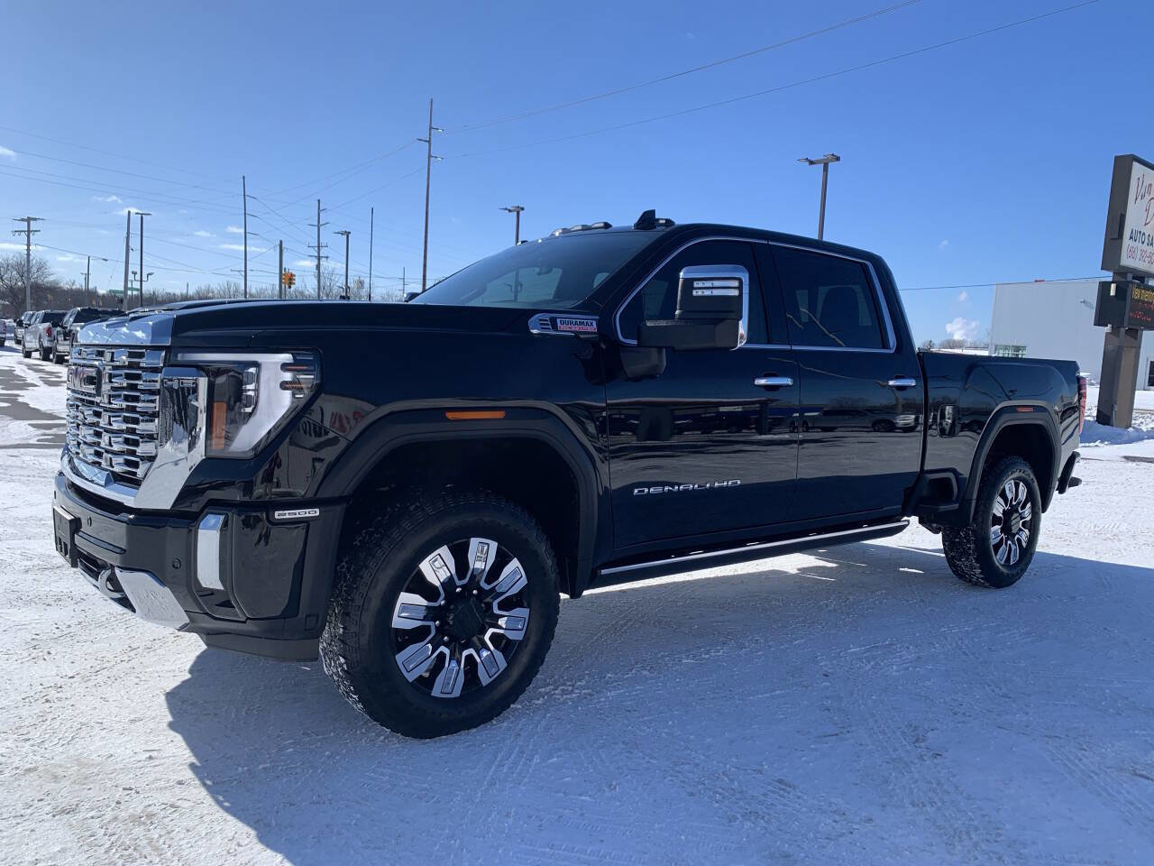 Used 2025 GMC Sierra 2500 Denali w/ Denali Reserve Package image 4