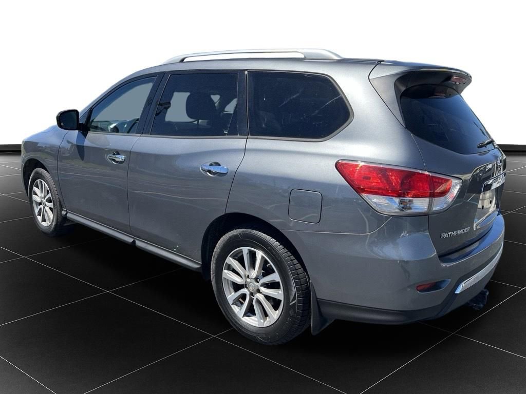 Used 2015 Nissan Pathfinder S AWD/4WD image 3
