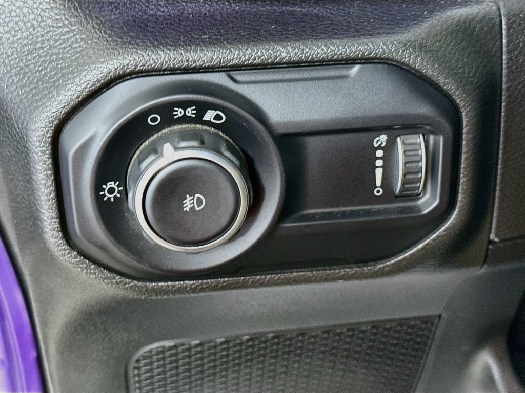 Used 2023 Jeep Wrangler Sport AWD/4WD image 10
