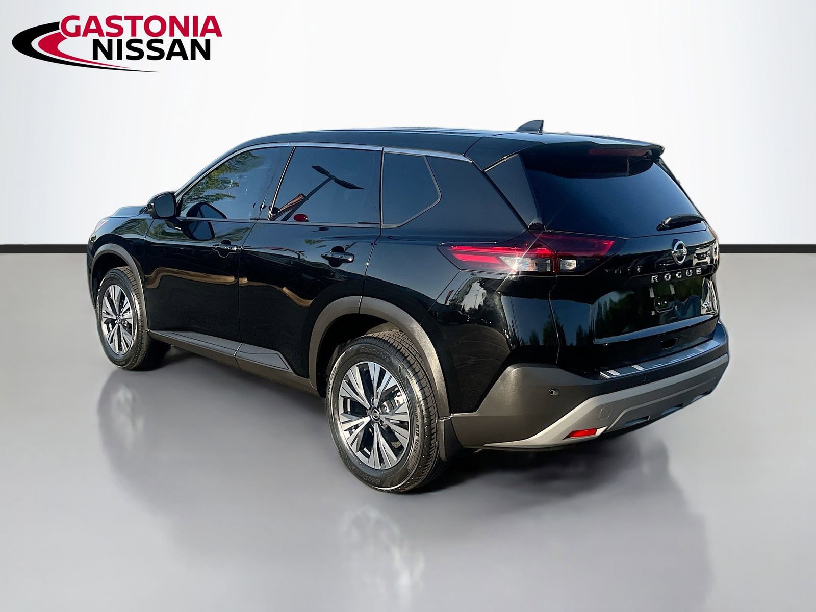 Used 2021 Nissan Rogue SV image 6