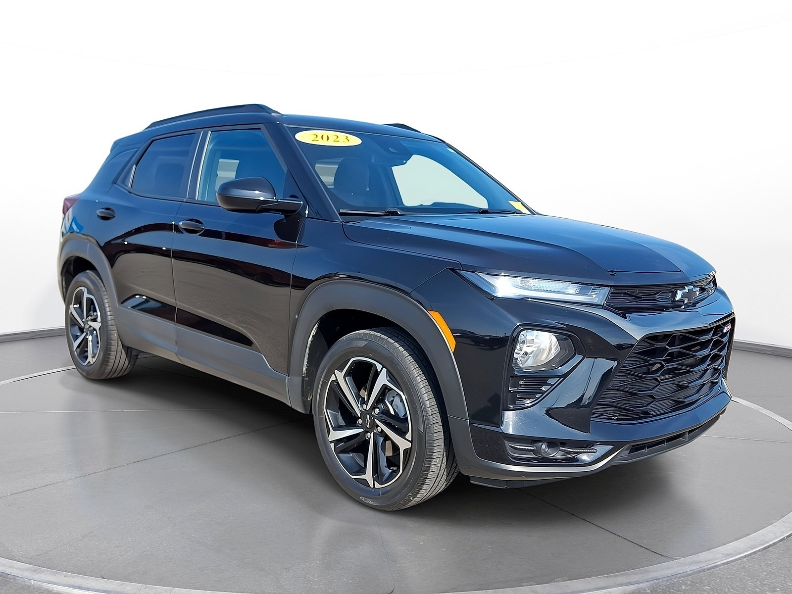 Used 2023 Chevrolet TrailBlazer RS w/ Sun and Liftgate Package AWD/4WD image 1