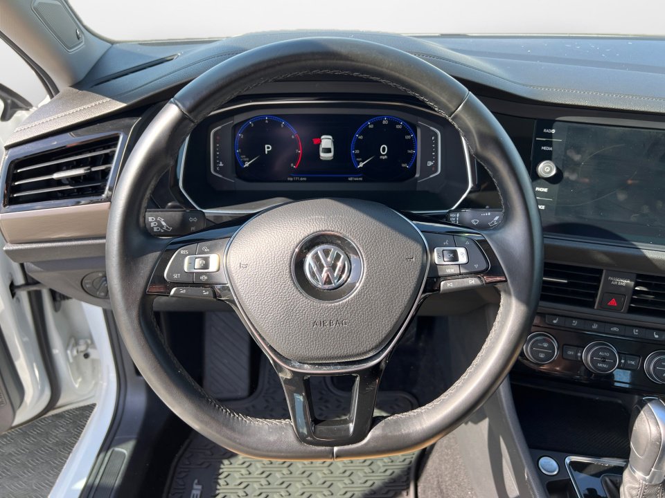 Used 2019 Volkswagen Jetta SEL Premium image 13
