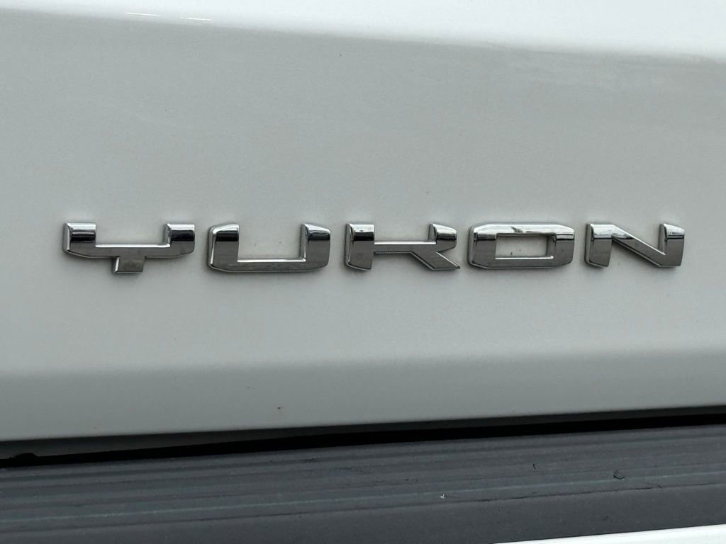 Used 2023 GMC Yukon Denali Ultimate w/ LPO, Floor Liner Package AWD/4WD image 8