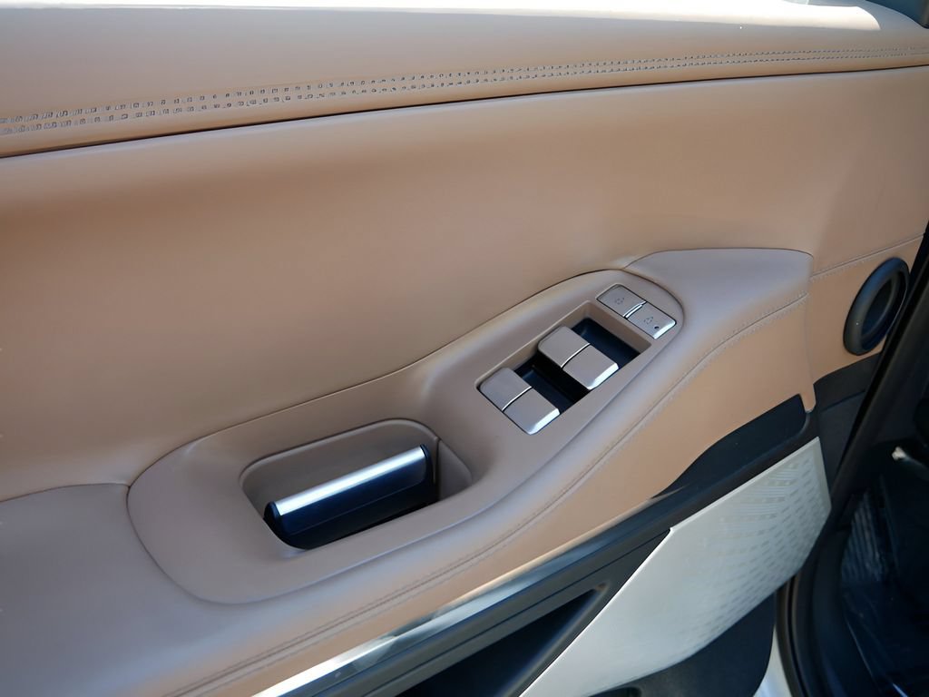 Certified 2025 Lincoln Navigator Black Label AWD/4WD image 18