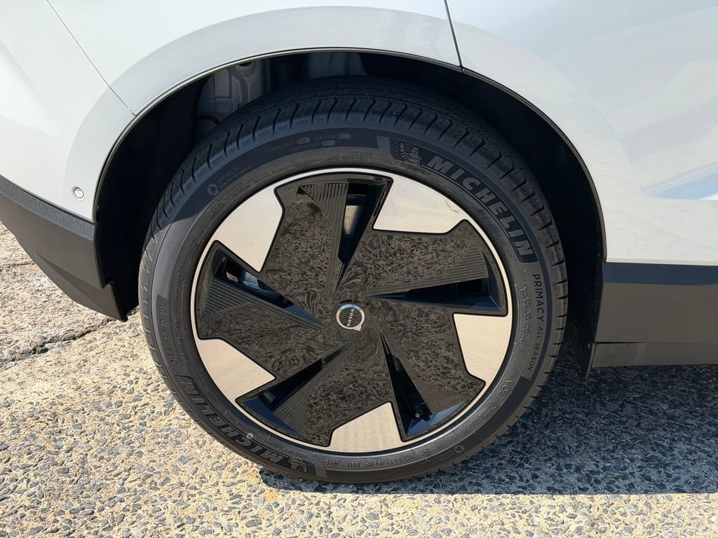 New 2026 Volvo EX30 Ultra w/ Protection Package Premier AWD/4WD image 6