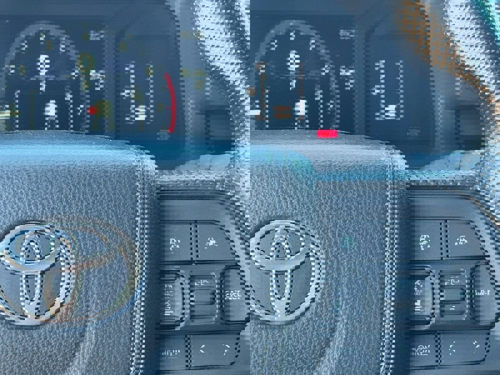 Used 2025 Toyota Tacoma SR image 19