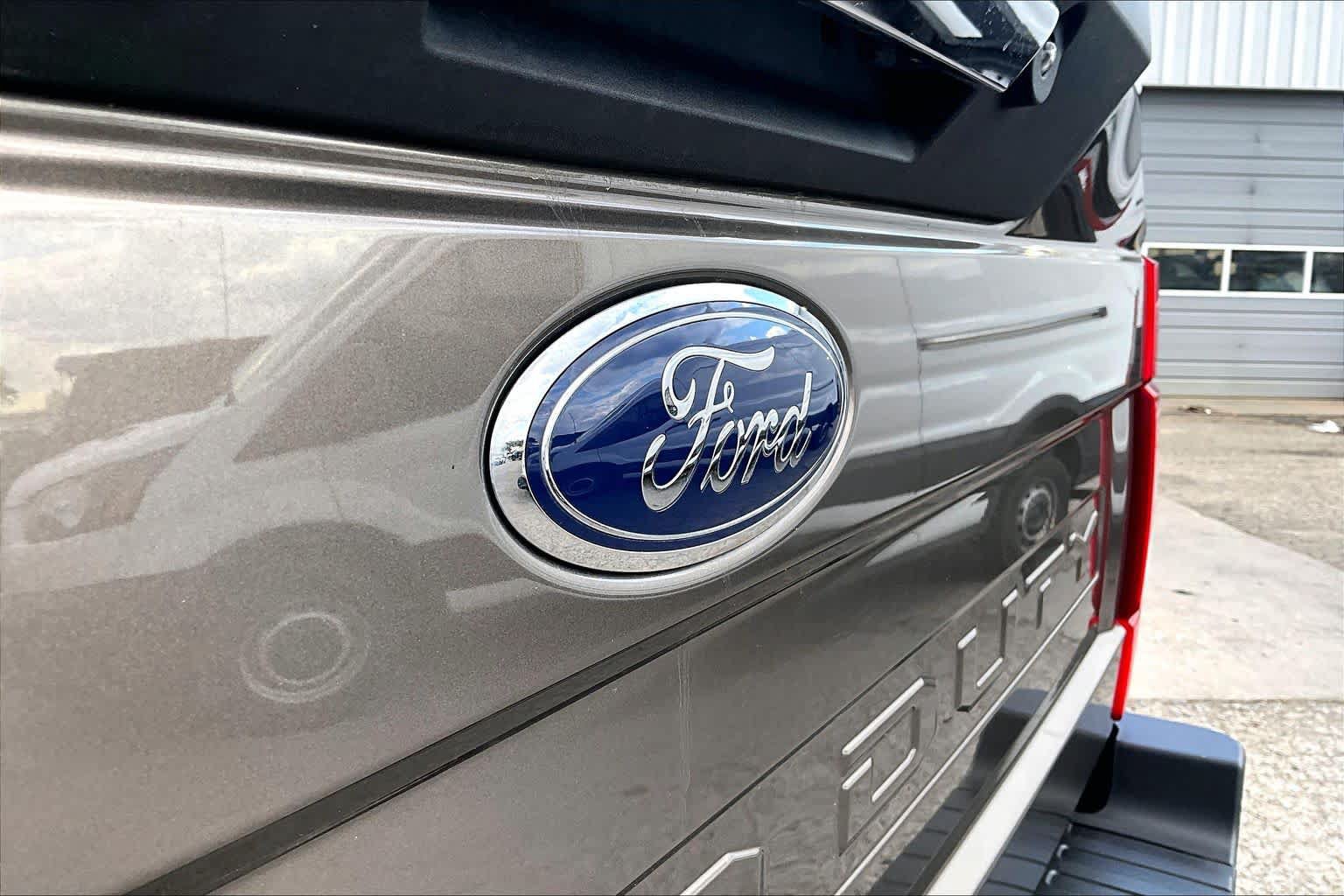 Certified 2022 Ford F350 Lariat AWD/4WD image 31