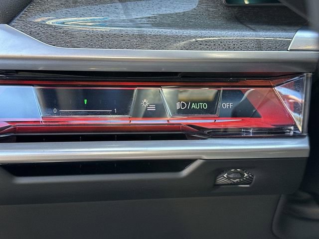 Used 2024 BMW 740i image 17