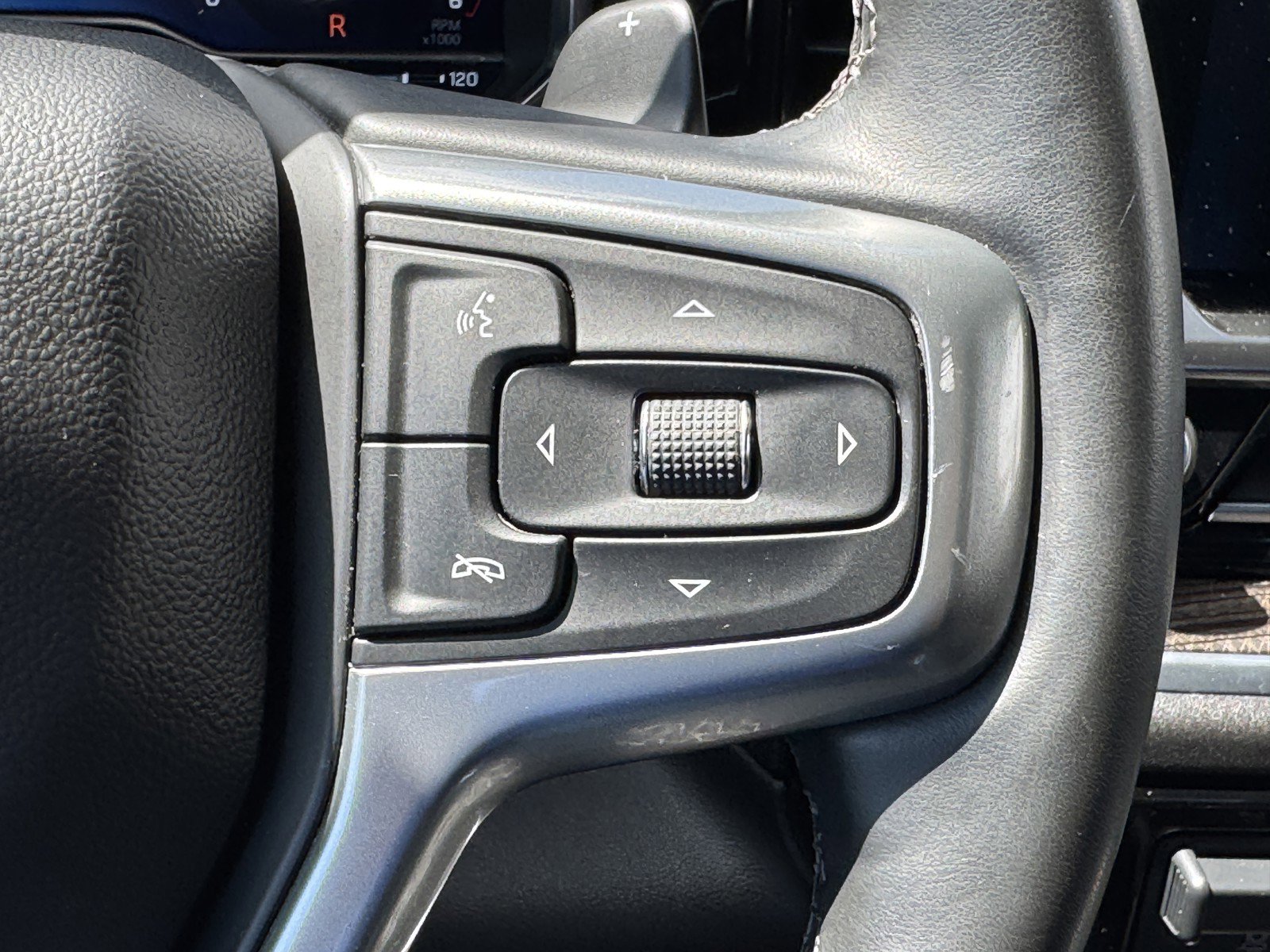 Used 2025 Chevrolet Silverado 1500 LT image 22