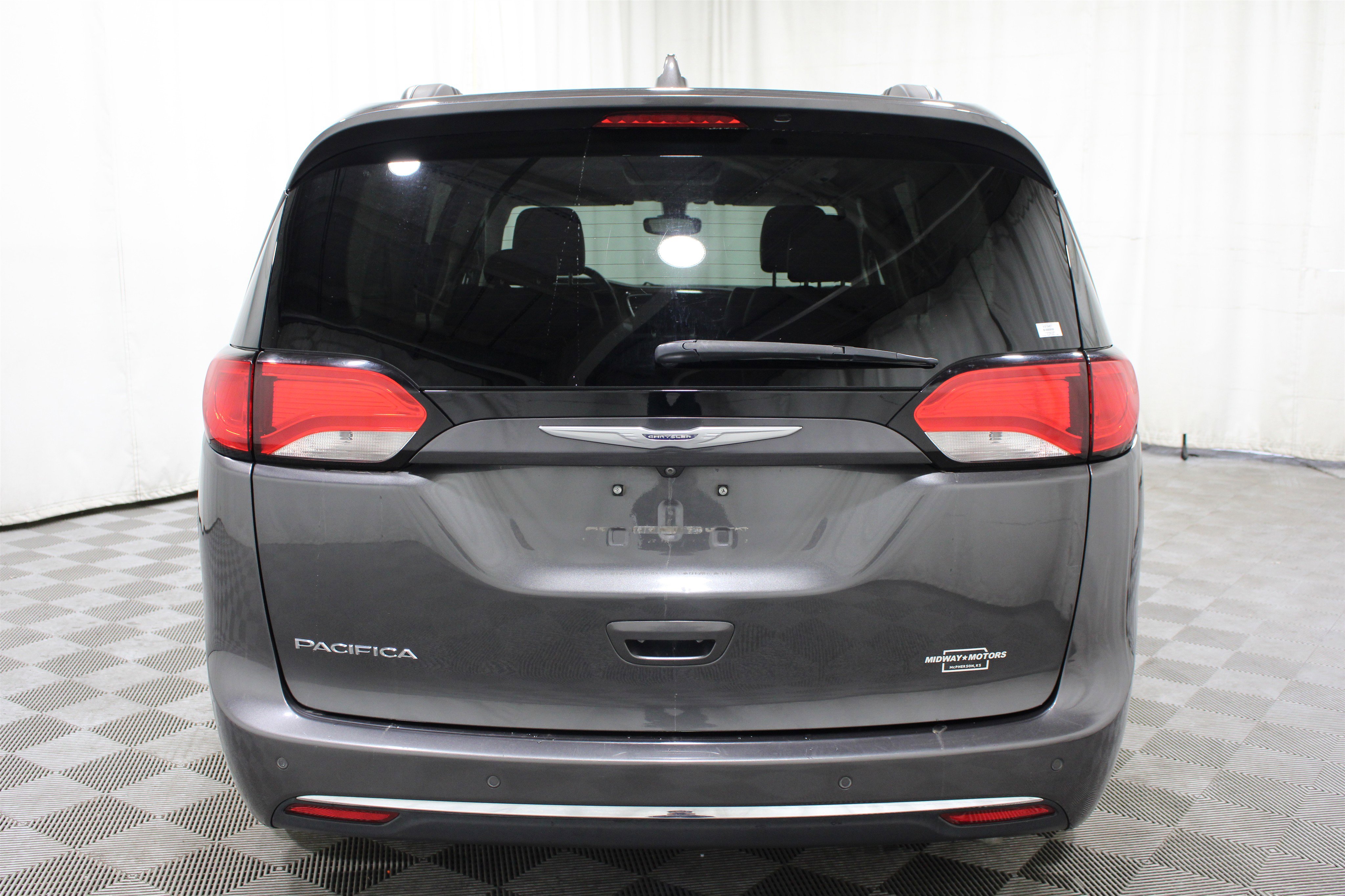 Used 2017 Chrysler Pacifica Touring-L FWD image 29