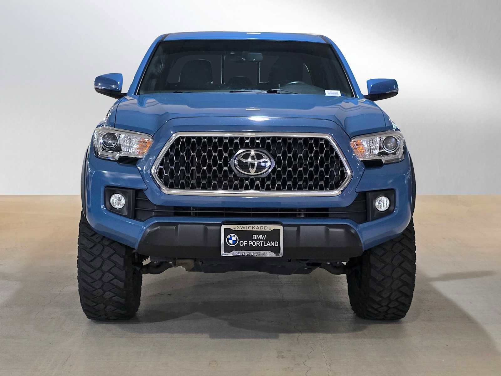 Used 2019 Toyota Tacoma TRD Off-Road w/ Technology Package AWD/4WD image 8